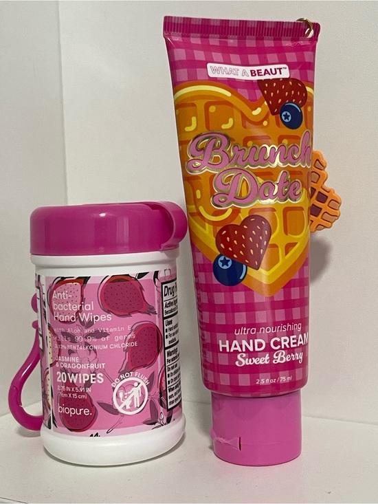 What a Beauty Other - Sweet Berry Hand Cream - Pink